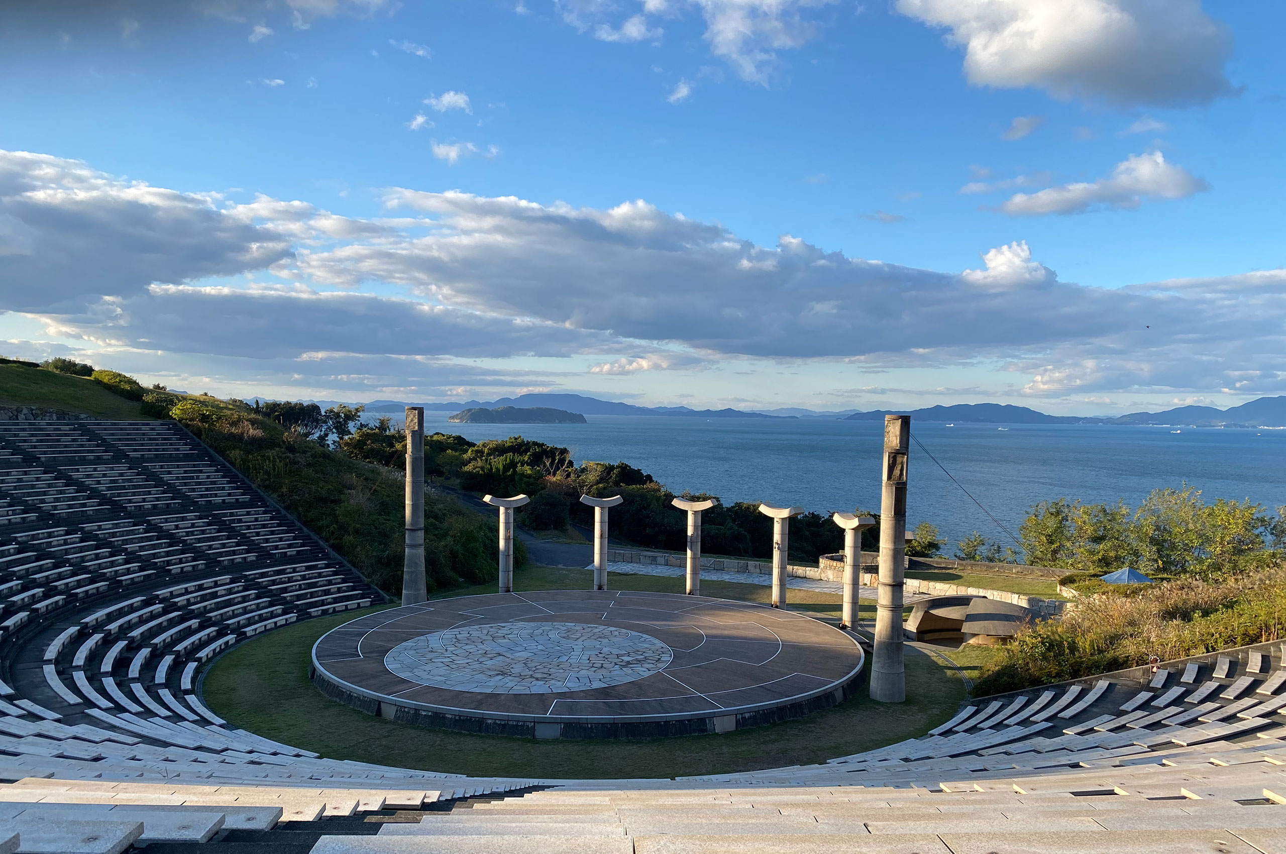 テアトロン全景